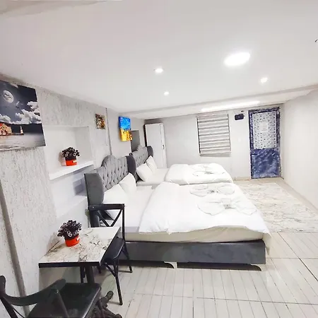 Taksim Central House